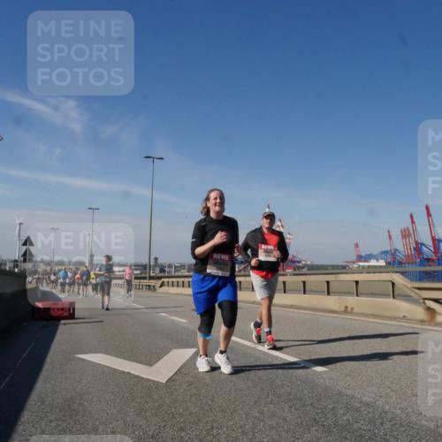 03.10.2025 - Köhlbrandbrückenlauf Matties Gatica Varas http://msf.ph/oto/9008050 03.10.2025 13:03:48 Position 2  meine-sportfotos.de