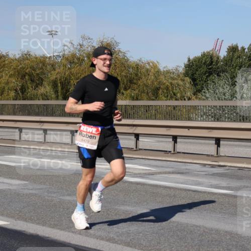 03.10.2025 - Köhlbrandbrückenlauf Julia Fischer http://msf.ph/oto/9008061 03.10.2025 12:49:32 Position 3 6479 meine-sportfotos.de