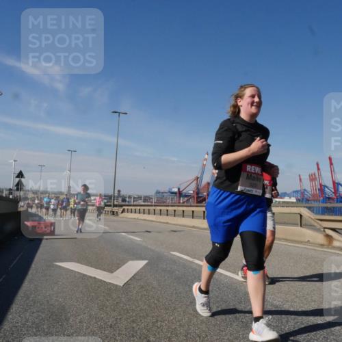 03.10.2025 - Köhlbrandbrückenlauf Matties Gatica Varas http://msf.ph/oto/9008063 03.10.2025 13:03:49 Position 2 5250 meine-sportfotos.de