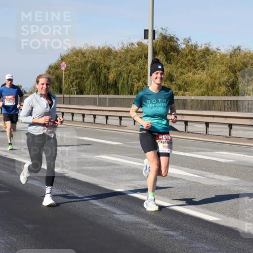 03.10.2025 - Köhlbrandbrückenlauf Julia Fischer http://msf.ph/oto/9008069 03.10.2025 12:49:34 Position 3 2025, 4025 meine-sportfotos.de