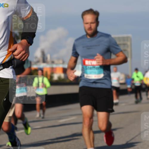 03.10.2025 - Köhlbrandbrückenlauf Luisa Fischer http://msf.ph/oto/9008070 03.10.2025 10:49:54 Position 3 3344 meine-sportfotos.de