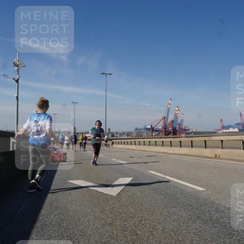 03.10.2025 - Köhlbrandbrückenlauf Matties Gatica Varas http://msf.ph/oto/9008079 03.10.2025 13:03:50 Position 2  meine-sportfotos.de