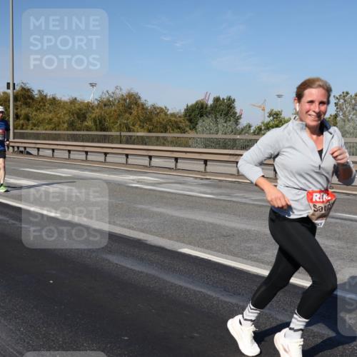 03.10.2025 - Köhlbrandbrückenlauf Julia Fischer http://msf.ph/oto/9008086 03.10.2025 12:49:36 Position 3  meine-sportfotos.de