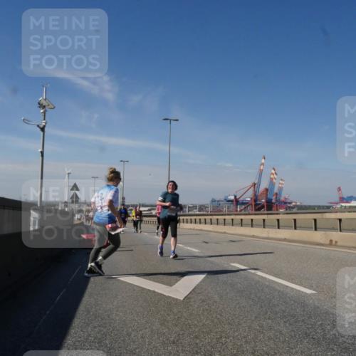 03.10.2025 - Köhlbrandbrückenlauf Matties Gatica Varas http://msf.ph/oto/9008088 03.10.2025 13:03:51 Position 2  meine-sportfotos.de