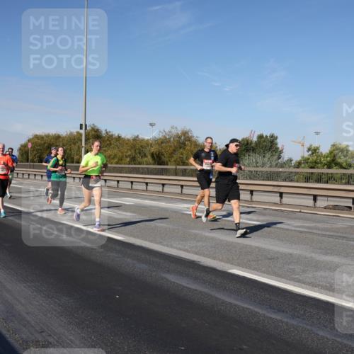 03.10.2025 - Köhlbrandbrückenlauf Julia Fischer http://msf.ph/oto/9008108 03.10.2025 12:49:39 Position 3  meine-sportfotos.de