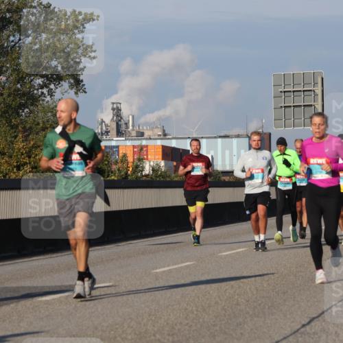 03.10.2025 - Köhlbrandbrückenlauf Luisa Fischer http://msf.ph/oto/9008114 03.10.2025 10:49:57 Position 3  meine-sportfotos.de