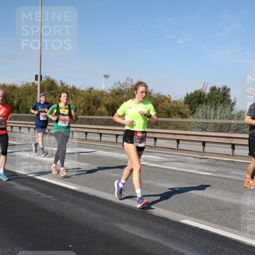 03.10.2025 - Köhlbrandbrückenlauf Julia Fischer http://msf.ph/oto/9008124 03.10.2025 12:49:40 Position 3  meine-sportfotos.de
