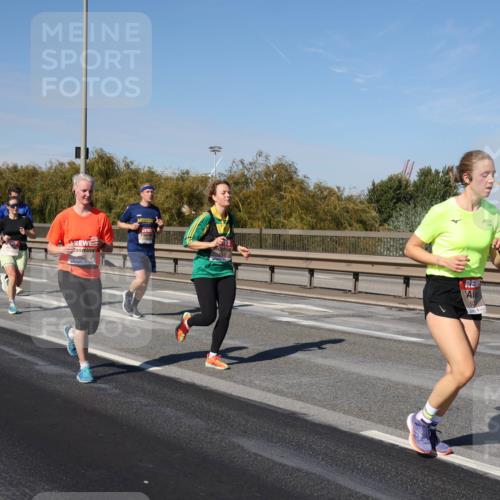 03.10.2025 - Köhlbrandbrückenlauf Julia Fischer http://msf.ph/oto/9008128 03.10.2025 12:49:41 Position 3  meine-sportfotos.de