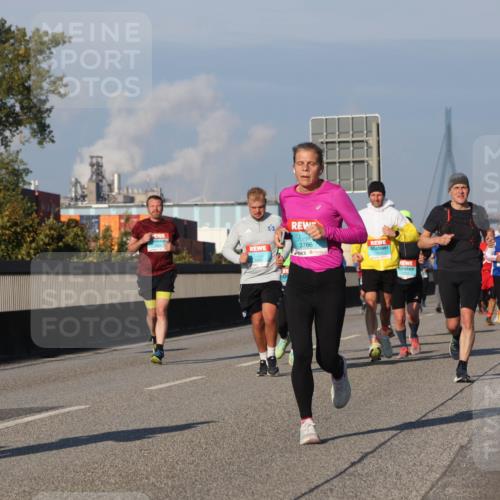 03.10.2025 - Köhlbrandbrückenlauf Luisa Fischer http://msf.ph/oto/9008137 03.10.2025 10:49:58 Position 3 3766 meine-sportfotos.de