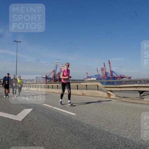 03.10.2025 - Köhlbrandbrückenlauf Matties Gatica Varas http://msf.ph/oto/9008138 03.10.2025 13:03:57 Position 2  meine-sportfotos.de