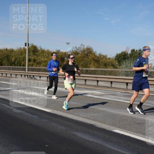 03.10.2025 - Köhlbrandbrückenlauf Julia Fischer http://msf.ph/oto/9008140 03.10.2025 12:49:43 Position 3  meine-sportfotos.de