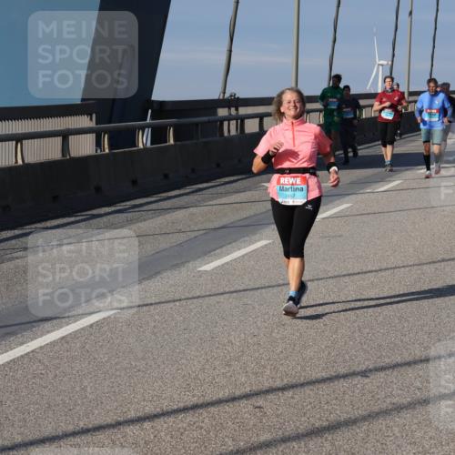 03.10.2025 - Köhlbrandbrückenlauf Julia Fischer http://msf.ph/oto/9008144 03.10.2025 10:02:52 Position 2 2457 meine-sportfotos.de