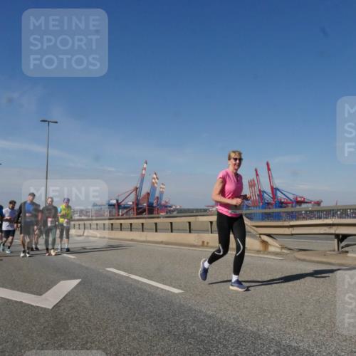 03.10.2025 - Köhlbrandbrückenlauf Matties Gatica Varas http://msf.ph/oto/9008148 03.10.2025 13:03:58 Position 2  meine-sportfotos.de