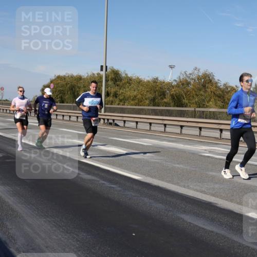 03.10.2025 - Köhlbrandbrückenlauf Julia Fischer http://msf.ph/oto/9008153 03.10.2025 12:49:44 Position 3  meine-sportfotos.de