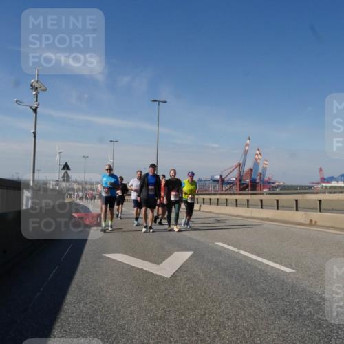 03.10.2025 - Köhlbrandbrückenlauf Matties Gatica Varas http://msf.ph/oto/9008158 03.10.2025 13:03:59 Position 2  meine-sportfotos.de