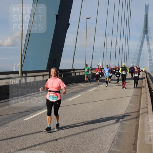 03.10.2025 - Köhlbrandbrückenlauf Julia Fischer http://msf.ph/oto/9008159 03.10.2025 10:02:54 Position 2 2457 meine-sportfotos.de