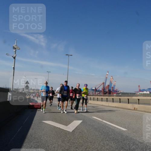 03.10.2025 - Köhlbrandbrückenlauf Matties Gatica Varas http://msf.ph/oto/9008163 03.10.2025 13:04:00 Position 2  meine-sportfotos.de