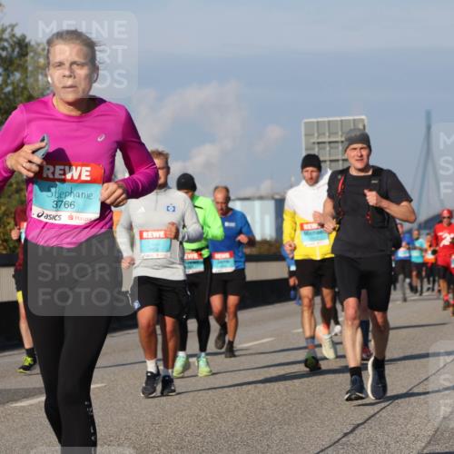 03.10.2025 - Köhlbrandbrückenlauf Luisa Fischer http://msf.ph/oto/9008174 03.10.2025 10:50:00 Position 3 3766 meine-sportfotos.de
