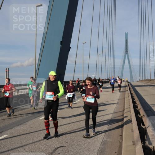 03.10.2025 - Köhlbrandbrückenlauf Julia Fischer http://msf.ph/oto/9008181 03.10.2025 10:03:01 Position 2 2316, 3634 meine-sportfotos.de