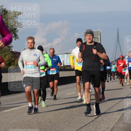 03.10.2025 - Köhlbrandbrückenlauf Luisa Fischer http://msf.ph/oto/9008184 03.10.2025 10:50:01 Position 3 3766, 1702, 3802 meine-sportfotos.de