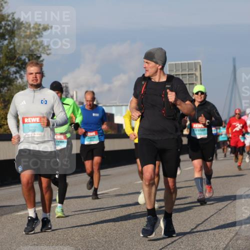 03.10.2025 - Köhlbrandbrückenlauf Luisa Fischer http://msf.ph/oto/9008190 03.10.2025 10:50:02 Position 3 3802 meine-sportfotos.de