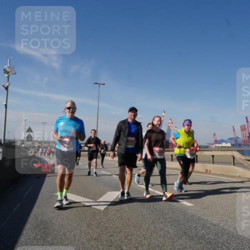 03.10.2025 - Köhlbrandbrückenlauf Matties Gatica Varas http://msf.ph/oto/9008201 03.10.2025 13:04:02 Position 2 1111 meine-sportfotos.de