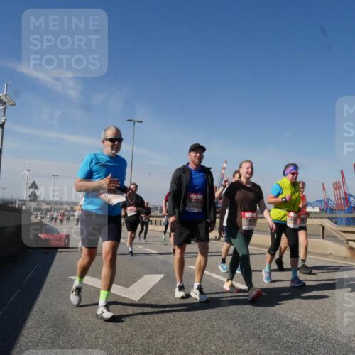 03.10.2025 - Köhlbrandbrückenlauf Matties Gatica Varas http://msf.ph/oto/9008208 03.10.2025 13:04:03 Position 2  meine-sportfotos.de