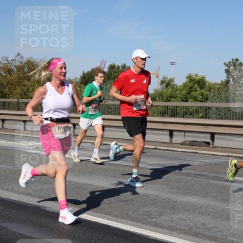 03.10.2025 - Köhlbrandbrückenlauf Julia Fischer http://msf.ph/oto/9008217 03.10.2025 12:49:53 Position 3 422 meine-sportfotos.de