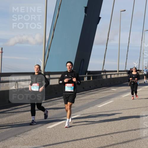 03.10.2025 - Köhlbrandbrückenlauf Julia Fischer http://msf.ph/oto/9008225 03.10.2025 10:03:13 Position 2  meine-sportfotos.de
