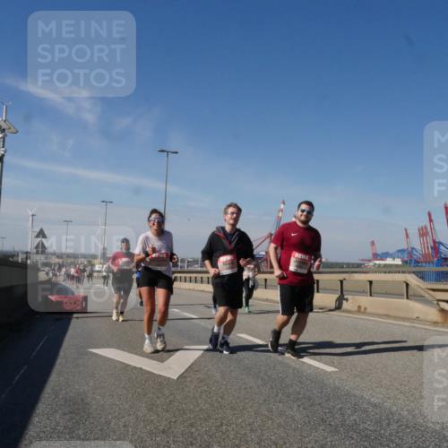 03.10.2025 - Köhlbrandbrückenlauf Matties Gatica Varas http://msf.ph/oto/9008231 03.10.2025 13:04:05 Position 2  meine-sportfotos.de