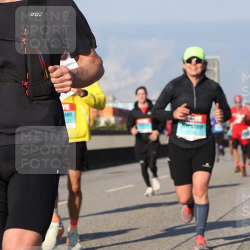 03.10.2025 - Köhlbrandbrückenlauf Luisa Fischer http://msf.ph/oto/9008232 03.10.2025 10:50:04 Position 3  meine-sportfotos.de
