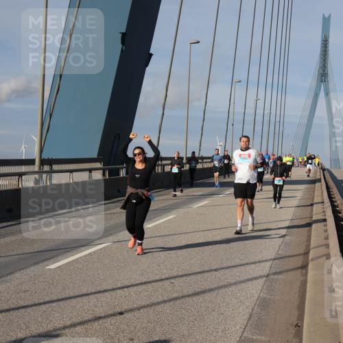 03.10.2025 - Köhlbrandbrückenlauf Julia Fischer http://msf.ph/oto/9008243 03.10.2025 10:03:16 Position 2  meine-sportfotos.de