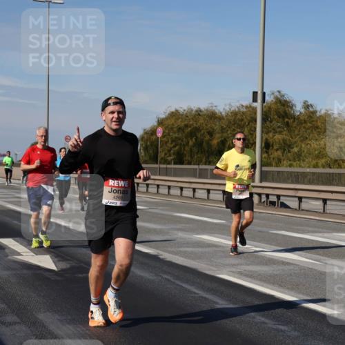 03.10.2025 - Köhlbrandbrückenlauf Julia Fischer http://msf.ph/oto/9008251 03.10.2025 12:50:01 Position 3 4268 meine-sportfotos.de
