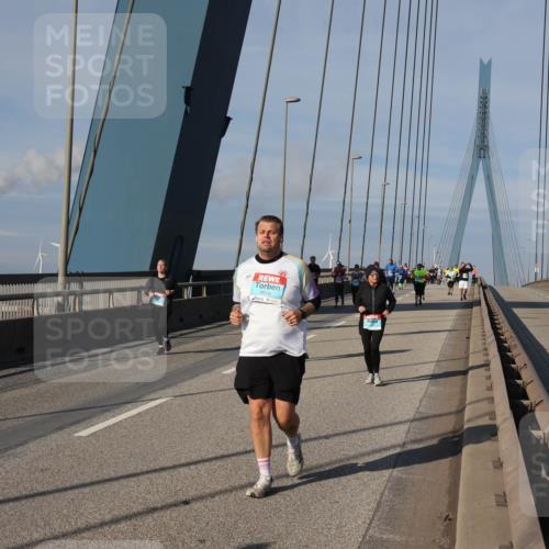 03.10.2025 - Köhlbrandbrückenlauf Julia Fischer http://msf.ph/oto/9008256 03.10.2025 10:03:19 Position 2 2619 meine-sportfotos.de