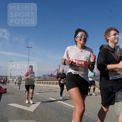 03.10.2025 - Köhlbrandbrückenlauf Matties Gatica Varas http://msf.ph/oto/9008260 03.10.2025 13:04:07 Position 2 6581, 6588, 118 meine-sportfotos.de