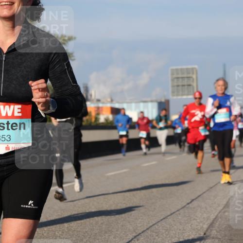 03.10.2025 - Köhlbrandbrückenlauf Luisa Fischer http://msf.ph/oto/9008265 03.10.2025 10:50:06 Position 3 1353 meine-sportfotos.de