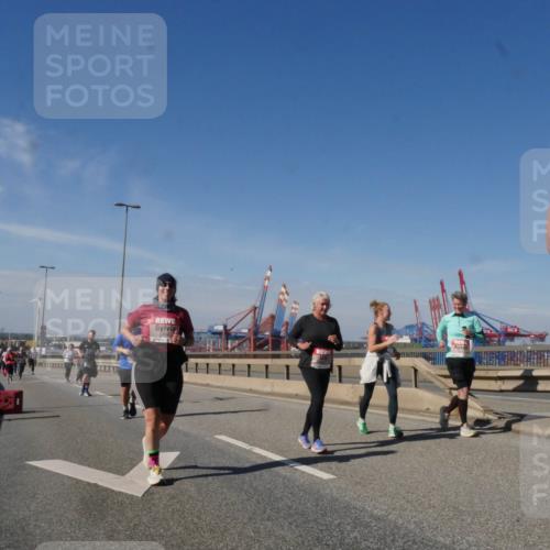 03.10.2025 - Köhlbrandbrückenlauf Matties Gatica Varas http://msf.ph/oto/9008266 03.10.2025 13:04:07 Position 2  meine-sportfotos.de