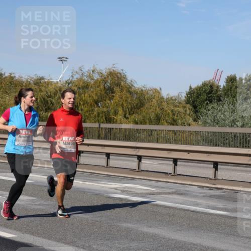 03.10.2025 - Köhlbrandbrückenlauf Julia Fischer http://msf.ph/oto/9008268 03.10.2025 12:50:06 Position 3 6341, 6706 meine-sportfotos.de