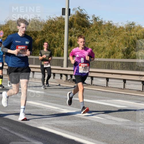 03.10.2025 - Köhlbrandbrückenlauf Julia Fischer http://msf.ph/oto/9008278 03.10.2025 12:50:09 Position 3 4322, 4118 meine-sportfotos.de