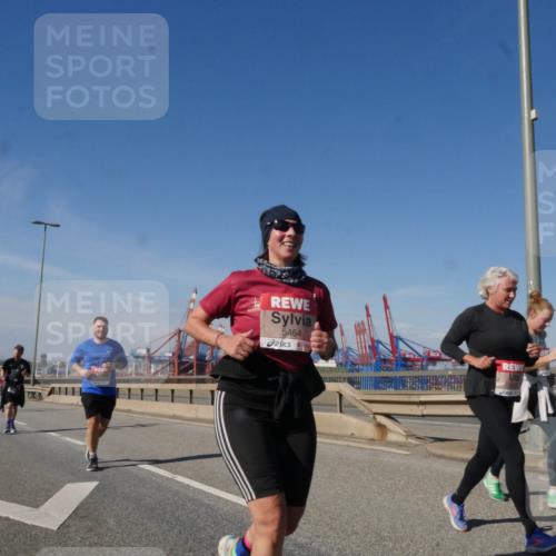 03.10.2025 - Köhlbrandbrückenlauf Matties Gatica Varas http://msf.ph/oto/9008288 03.10.2025 13:04:09 Position 2 5464 meine-sportfotos.de