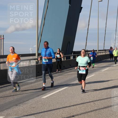 03.10.2025 - Köhlbrandbrückenlauf Julia Fischer http://msf.ph/oto/9008289 03.10.2025 10:03:38 Position 2 2924 meine-sportfotos.de