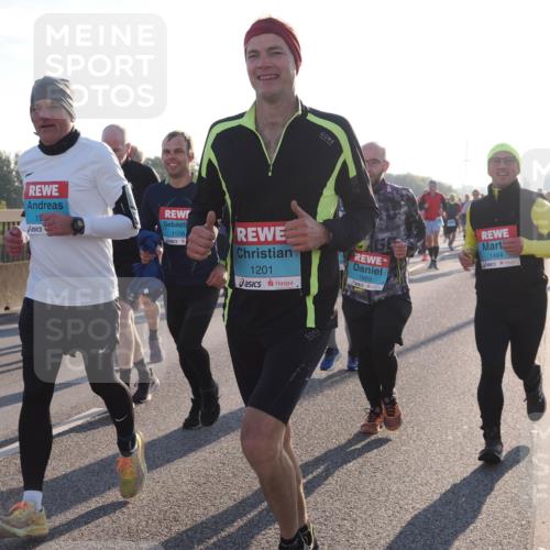 03.10.2025 - Köhlbrandbrückenlauf Fabian Wolf http://msf.ph/oto/9008290 03.10.2025 09:20:38 Position 3 19, 1558, 1201, 1669, 1464 meine-sportfotos.de