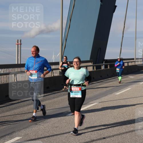 03.10.2025 - Köhlbrandbrückenlauf Julia Fischer http://msf.ph/oto/9008296 03.10.2025 10:03:40 Position 2 2924 meine-sportfotos.de
