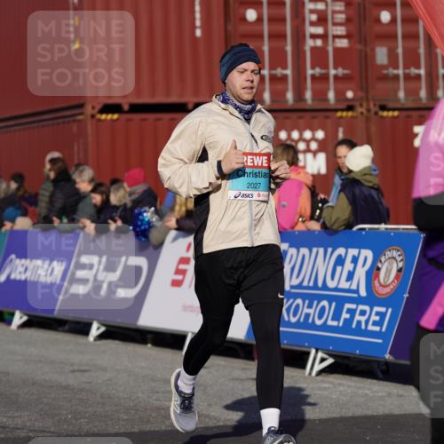03.10.2025 - Köhlbrandbrückenlauf Michael Burmester http://msf.ph/oto/9008308 03.10.2025 10:09:44 Ziel 1188, 1399, 1409, 1786, 1801, 2027, 3321, 3539, 3811 meine-sportfotos.de