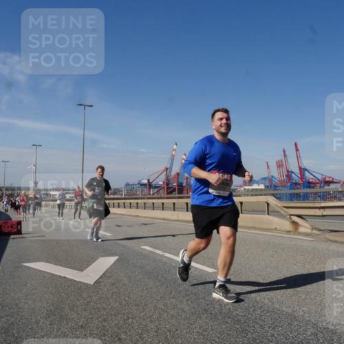 03.10.2025 - Köhlbrandbrückenlauf Matties Gatica Varas http://msf.ph/oto/9008314 03.10.2025 13:04:11 Position 2 4778, 118 meine-sportfotos.de