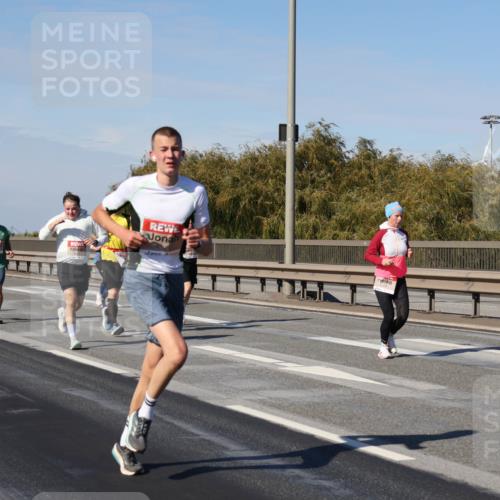 03.10.2025 - Köhlbrandbrückenlauf Julia Fischer http://msf.ph/oto/9008329 03.10.2025 12:50:16 Position 3  meine-sportfotos.de