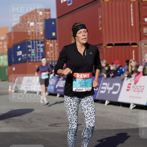 03.10.2025 - Köhlbrandbrückenlauf Michael Burmester http://msf.ph/oto/9008332 03.10.2025 10:09:45 Ziel 1188, 1399, 1409, 1473, 1786, 1801, 2027, 2034, 3321, 3539, 3811 meine-sportfotos.de