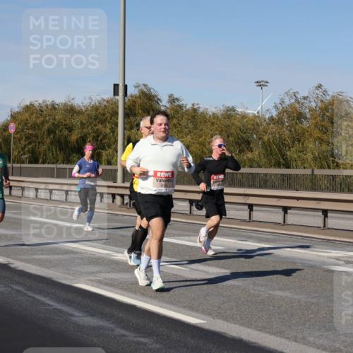 03.10.2025 - Köhlbrandbrückenlauf Julia Fischer http://msf.ph/oto/9008337 03.10.2025 12:50:18 Position 3  meine-sportfotos.de