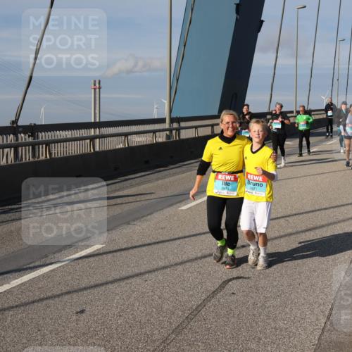 03.10.2025 - Köhlbrandbrückenlauf Julia Fischer http://msf.ph/oto/9008340 03.10.2025 10:03:56 Position 2 2871, 2874 meine-sportfotos.de