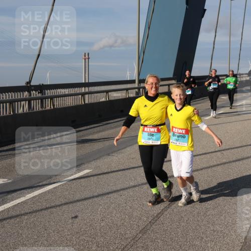 03.10.2025 - Köhlbrandbrückenlauf Julia Fischer http://msf.ph/oto/9008344 03.10.2025 10:03:57 Position 2 2874, 2871 meine-sportfotos.de